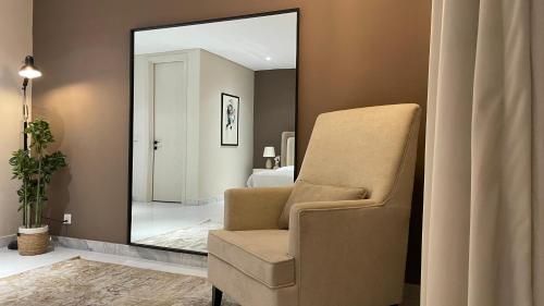 Avenair Gulberg - Executive One-Bed Apartment By Alvis Suite - image 6