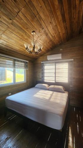 Bunkhouse Lodge 2 in Puerto Cortes