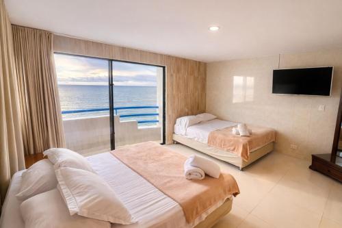 Luxury oceanfront apartment in Cartagena laguito