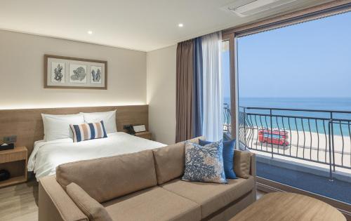 Kensington Studio Ocean View (Renewal)