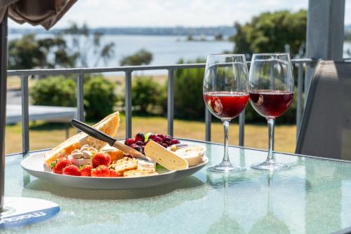 Rejoyce Holiday Home - Taupo – khách sạn tại Wharewaka