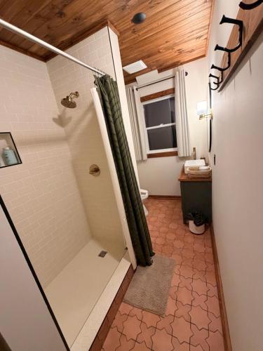 Twin Cities Hotel in Turner Valley (AB)