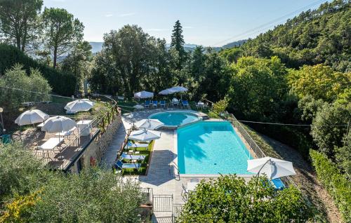 Peldbaseins, Gorgeous Apartment In Montecastelli Pisano in Montecastelli