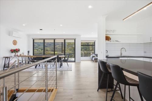 Eildon Valley Views in Taylor Bay