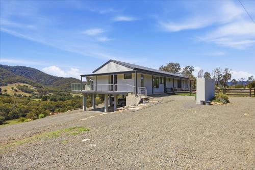 Eildon Valley Views in Taylor Bay