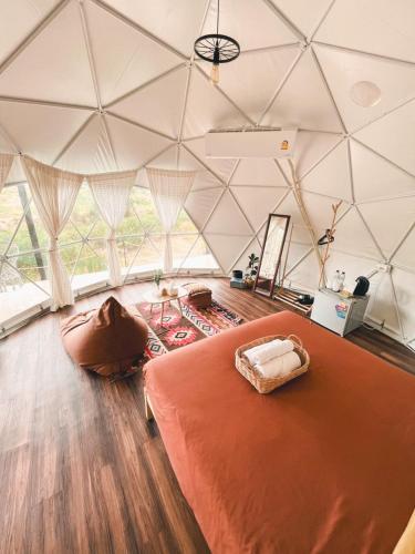 Mondara Villa and Glamping