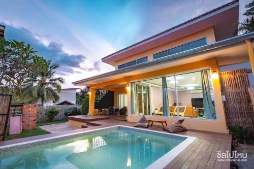 Mondara Villa and Glamping