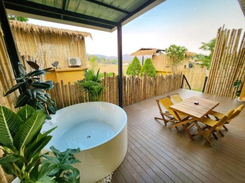 Mondara Villa and Glamping