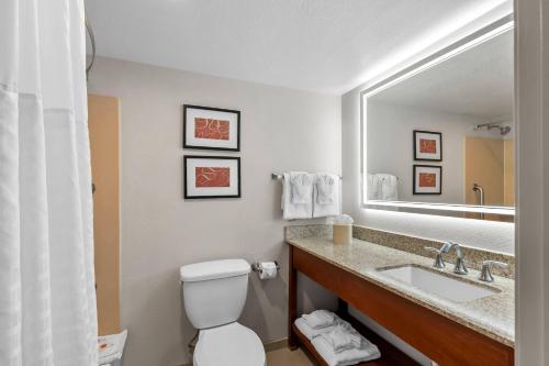 Comfort Suites Near Potomac Mills in Woodbridge, USA