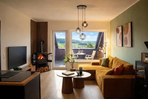 BERGPANORAMA - Netflix, NL DE TV, Wifi, Parkplatz, mit Bergblick in Winterberg, Deutschland