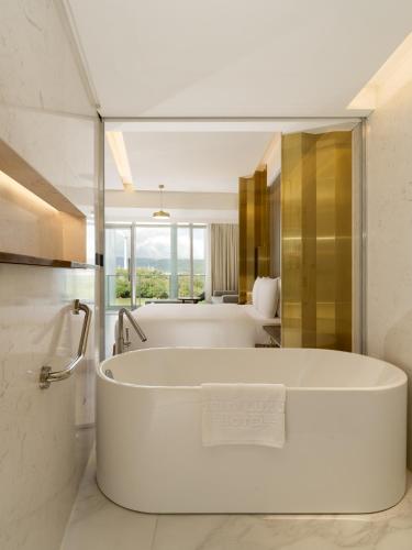 Facilities, Orient Luxury Villa in Maobitou