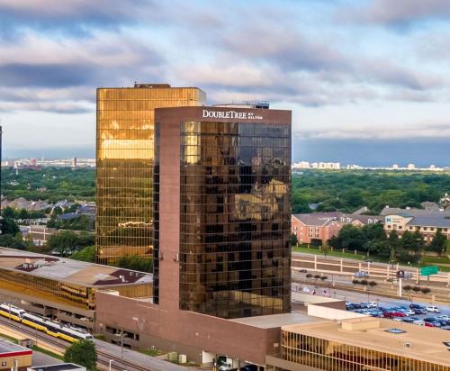 Dış Görünüm, DoubleTree by Hilton Dallas-Campbell Centre in Dallas (TX)