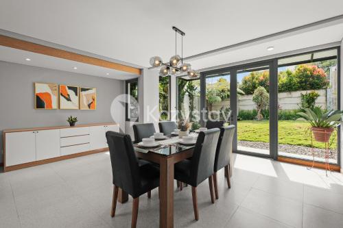 Facilities, Mahira Villa by Kozystay - Dago in Cimenyan