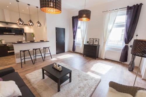Luxury Apartment by Hi5-Városház Suite 2