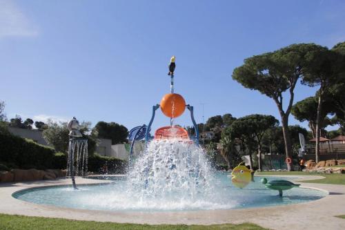 ZEcamping 4 - Plage à 500 m - Parc Aquatique - MH Climatisé