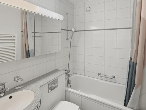 Very nice 1BR flat with sunny balcony - Sky4, Curych (fotografie 3)