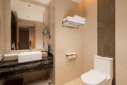 room detail thumbnail 2