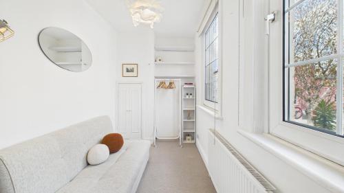 Charming Notting Hill Portobello Home - image 6