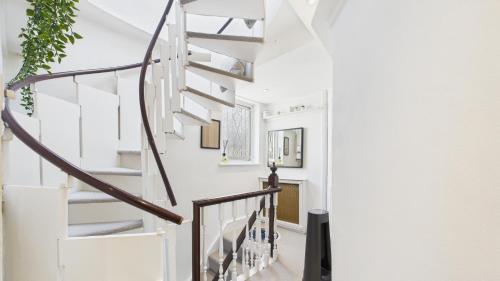 Charming Notting Hill Portobello Home - image 11