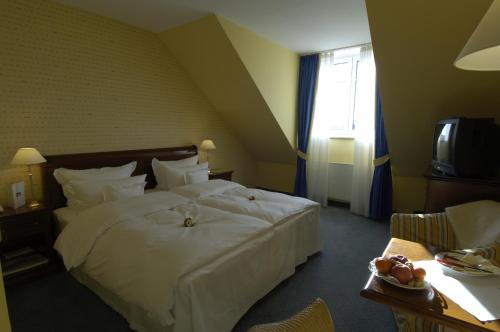 1 queen bed