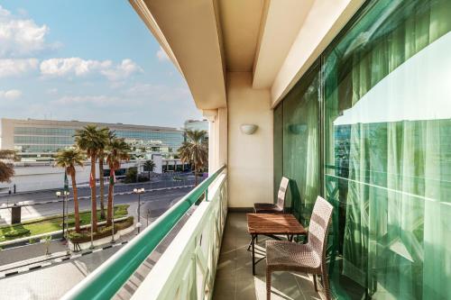 Mövenpick Grand Al Bustan, Дубай