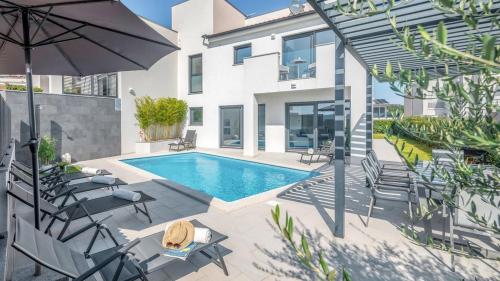 Villa Freya by Villas Guide - image 5