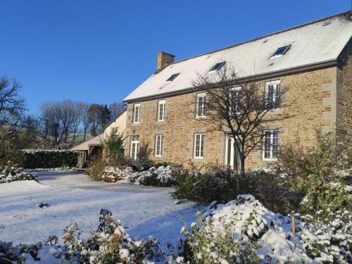 La Clef Decamp Ferme Bellevue 15 pers, à la campagne, proche Vire (La Clef Decamp Ferme Bellevue 15 pers, a la campagne, proche Vire) in La Graverie (Lower Normandy)