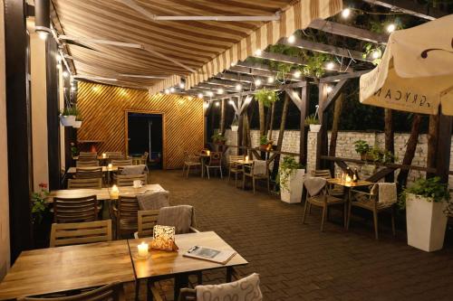Ресторан, Hotel Ajax in Янкі
