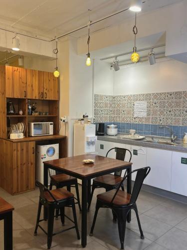 Kitchen, Hostel Espace in Hyoja-dong