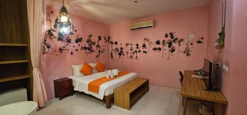 room detail thumbnail 2