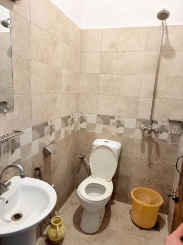 Star Light Guest House - image 14