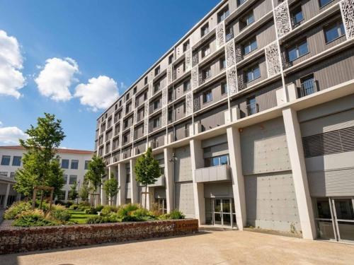 A szálláshely kívülről, HI Poitiers - La Caserne in Poitiers Városközpont