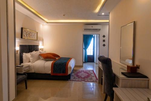 room detail thumbnail 0