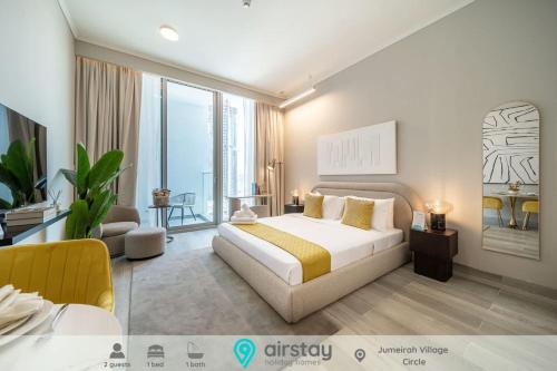 Airstay - Stylish Studio - Next to Circle Mall - Monthly Offer Available, Dubai