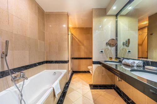 room detail thumbnail 2