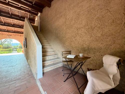 GIULIA LAKE RETREAt