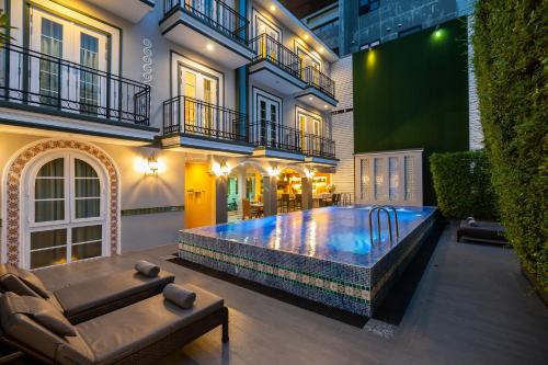 Swimming pool, La Petite Salil Sukhumvit Thonglor 1  near Al Andalus