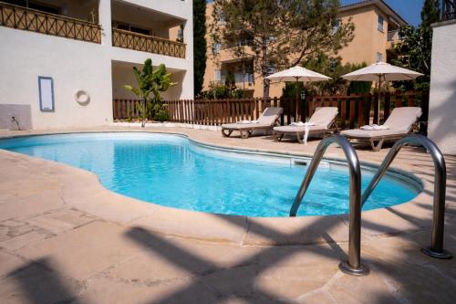Apartment in Beautiful Village with Pool, Balcony Hillside and Sea Views, Pegeia (fotografie 8)