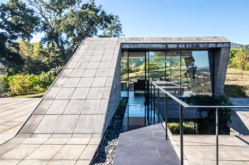 Casa dos Sobreiros by LovelyStay in อาร์โนยา