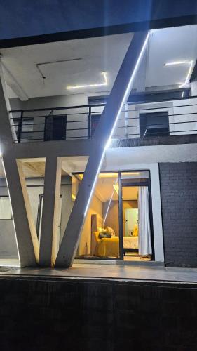 Questro Apartment Hotel in Nsikazi