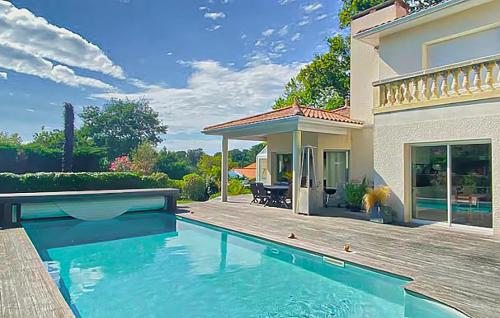 Belle Maison Avec Piscine