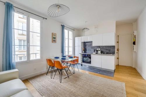 кухня, Charming Apartment 2BR 4P - Saint-Cloud in Сан-Клюд