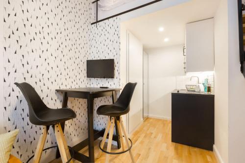 Very Central - Chic Studio - image 7