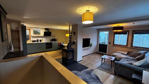 Fuxbau Design-Ferienhaus im Harz mit Sauna und Kamin – khách sạn tại Allrode