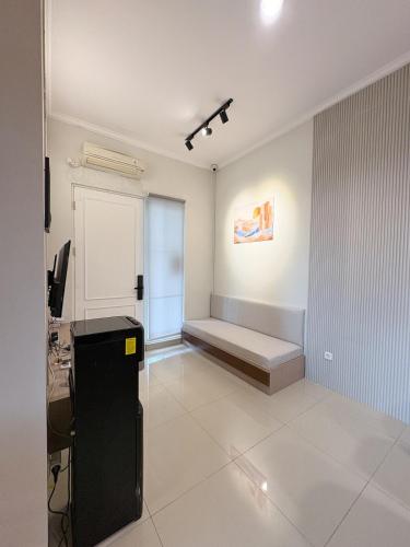 кв.м 2, 3 баня Къща в City Center (White Aesthetic Family Home Chef Kitchen) in West Java border