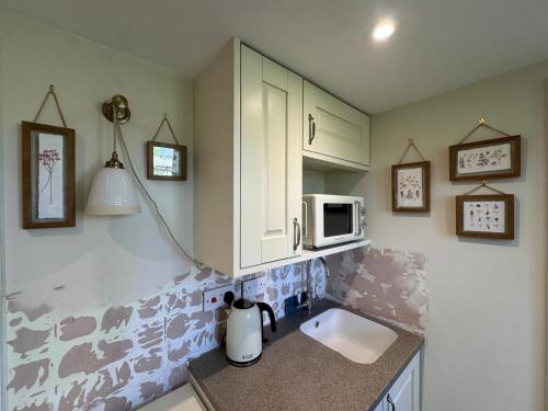 廚房, School House Annexe - private spacious apartment in 奧爾布賴頓