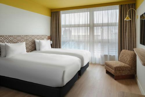 2 twin beds
