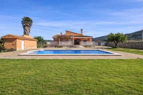 Villa con Piscina Privada y 2000 metros de Jardin ALBERT VILLAS