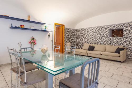 GuestHost - KairosCentral Lovely Apartment