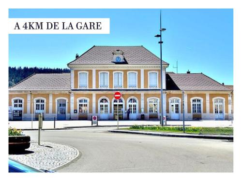 Tuvākā izklaides vieta, La Perle Isolée - Grand appartement contemporain et chaleureux près de Pontarlier (La Perle Isolee - Grand appartement contemporain et chaleureux pres de Pontarlier) in Vuillecin